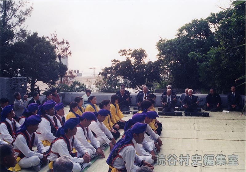 赤犬子ウンチケーの祈願　楚辺区（赤犬子宮）