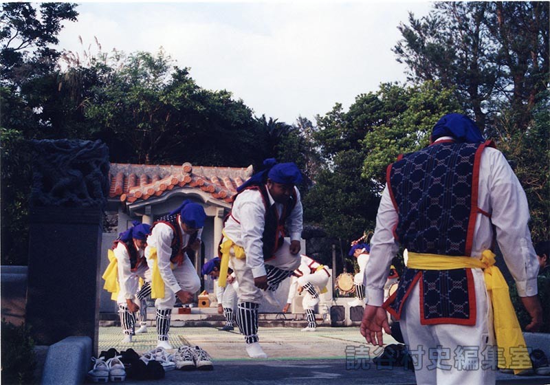 赤犬子ウンチケーの祈願　楚辺区（赤犬子宮）