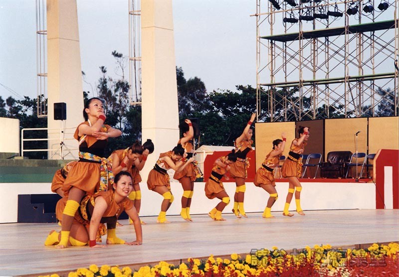 創作ダンス　読谷高校ダンス部