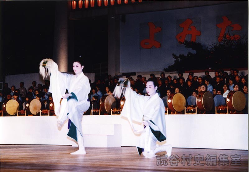 獅子舞　金城末子琉舞道場（赤犬子琉球古典音楽大演奏会）