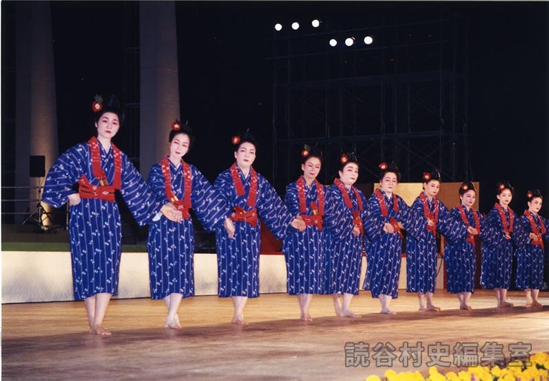 「宴」花の美童　稲嶺末子琉舞道場（創作「進貢船」）