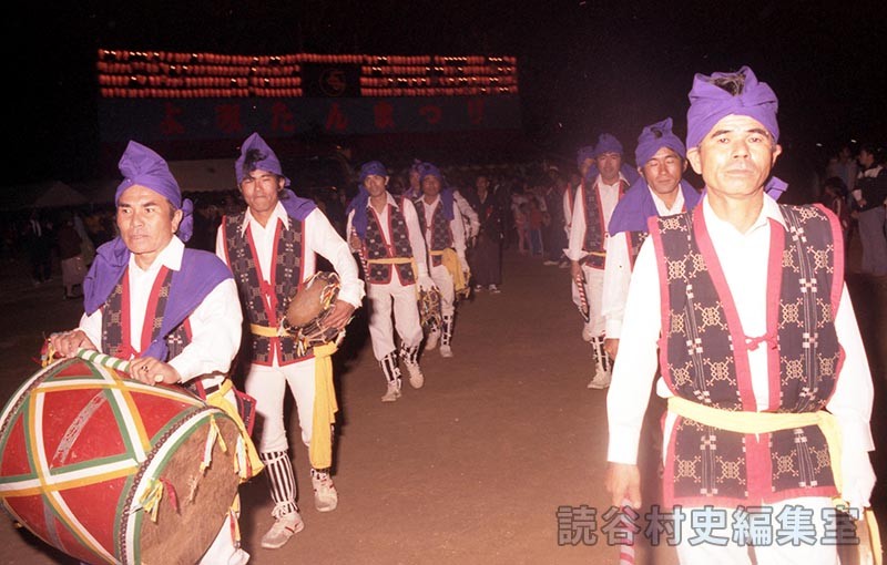 赤犬子退場　楚辺区（赤犬子琉球古典音楽大演奏会）
