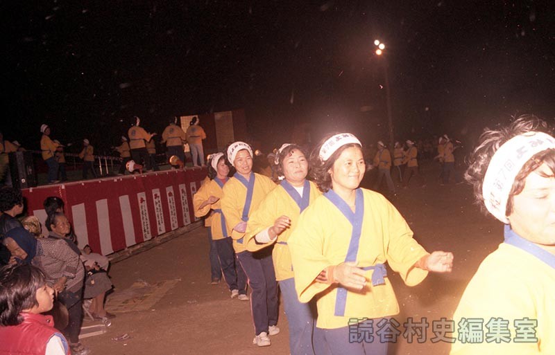 婦人会おどり（赤犬子琉球古典音楽大演奏会）