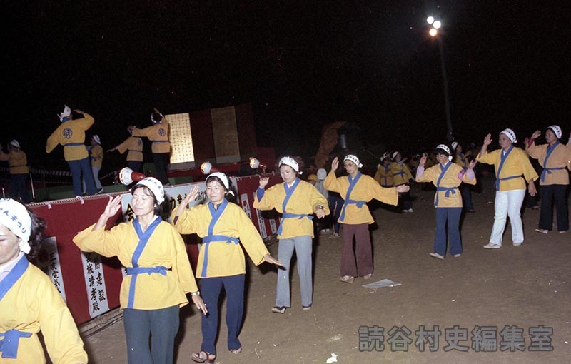 婦人会おどり（赤犬子琉球古典音楽大演奏会）