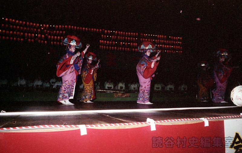 踊りクワディーサー（赤犬子琉球古典音楽大演奏会）