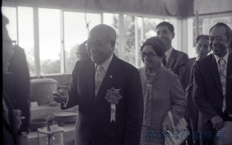 資料館見学　屋良朝苗県知事（歴史民俗資料館）