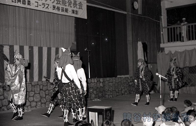 組踊「忠臣護佐丸」　楚辺区（読小体育館）