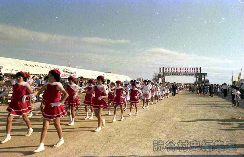 鼓笛演奏　喜名小学校