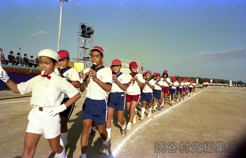 鼓笛演奏　喜名小学校
