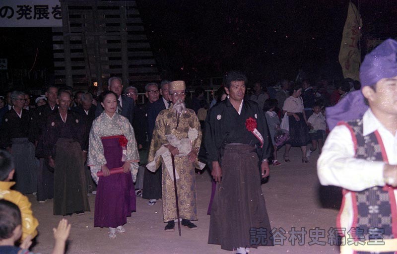 赤犬子入場　楚辺区（赤犬子琉球古典音楽大演奏会）
