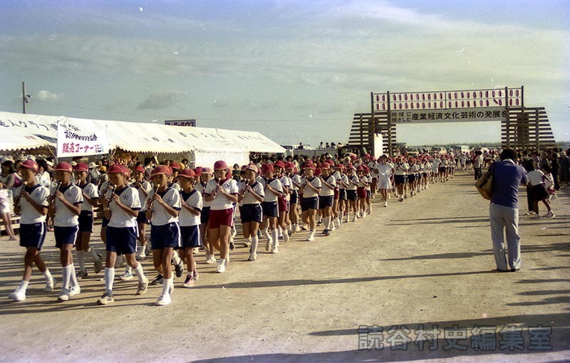 鼓笛演奏　喜名小学校