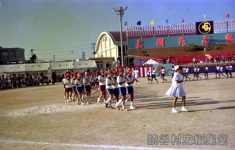 鼓笛演奏　喜名小学校