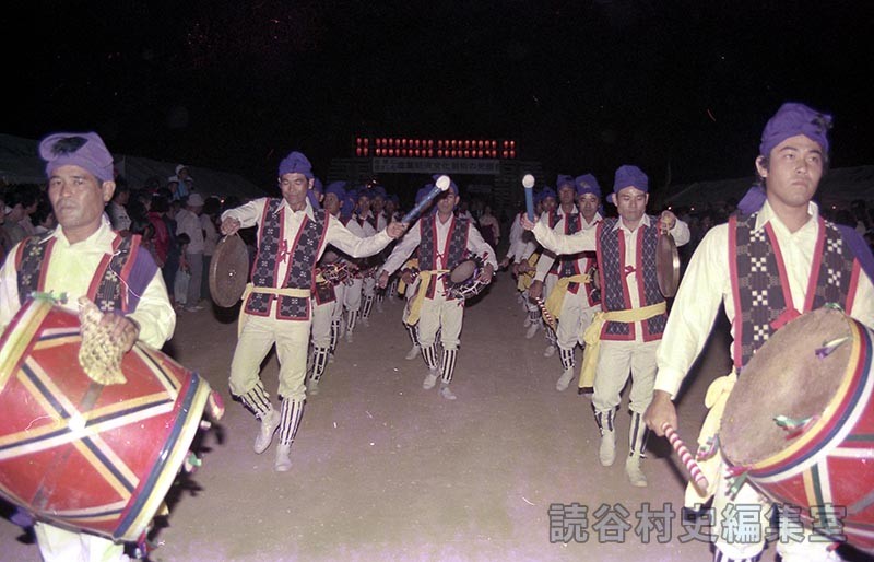 赤犬子入場　楚辺区（赤犬子琉球古典音楽大演奏会）