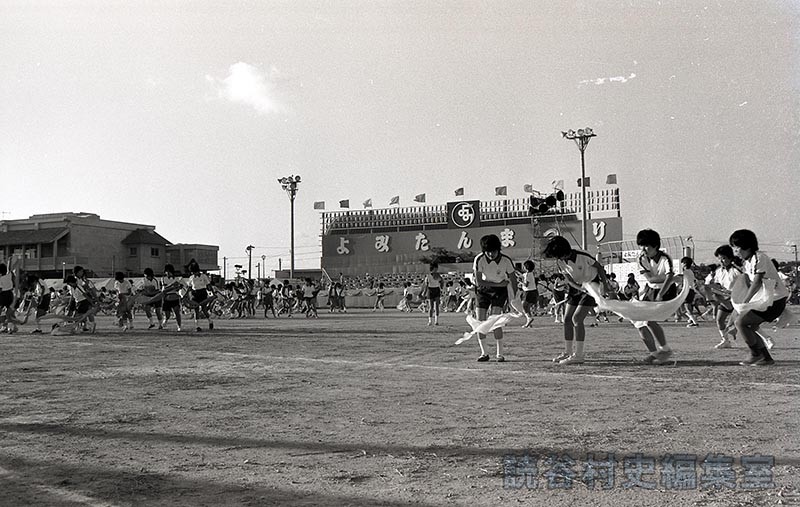 創作ダンス「海」　古堅中学校