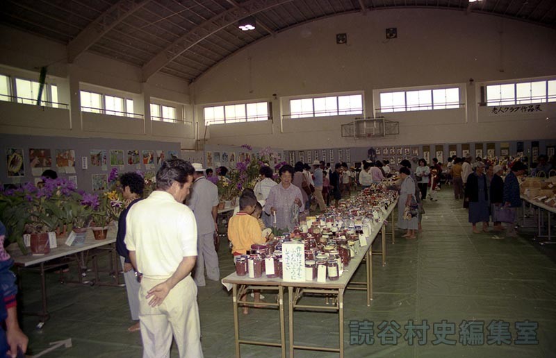 会場風景　作品展（体育センター）