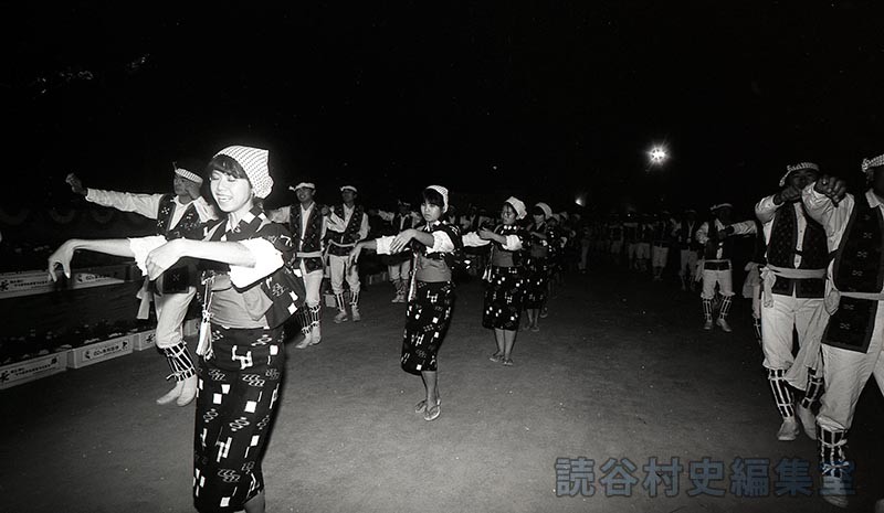 赤犬子入場　楚辺区（赤犬子琉球古典音楽大演奏会）