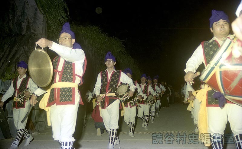 赤犬子入場　楚辺区（赤犬子琉球古典音楽大演奏会）