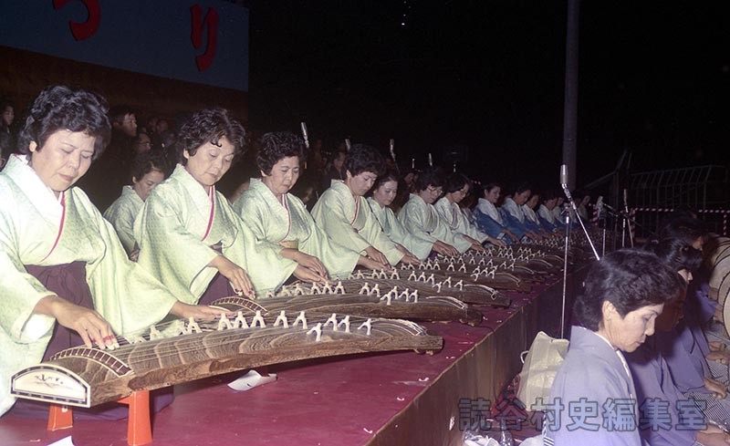 演奏（赤犬子琉球古典音楽大演奏会）