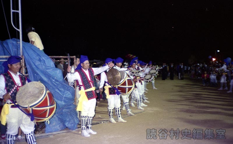 赤犬子入場　楚辺区（赤犬子琉球古典音楽大演奏会）