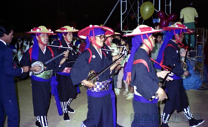 赤犬子入場　楚辺区（赤犬子琉球古典音楽大演奏会）