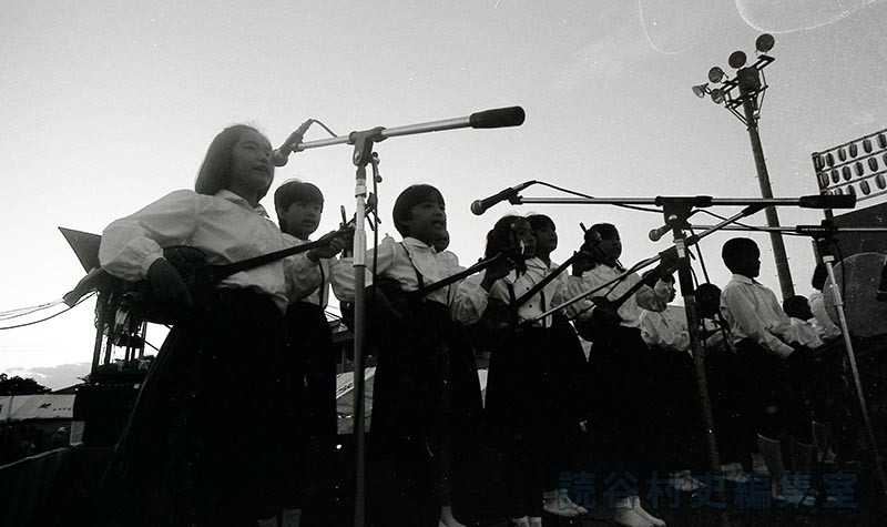 演奏　小学生による琉舞・三味線合同発表