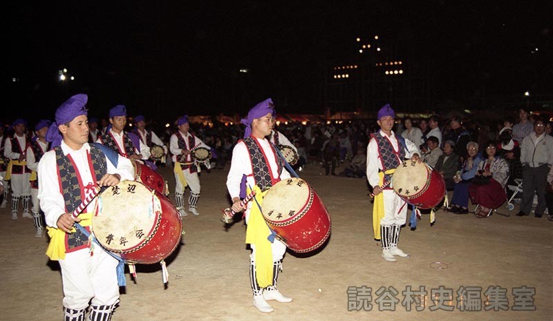 赤犬子入場　楚辺区（赤犬子琉球古典音楽大演奏会）