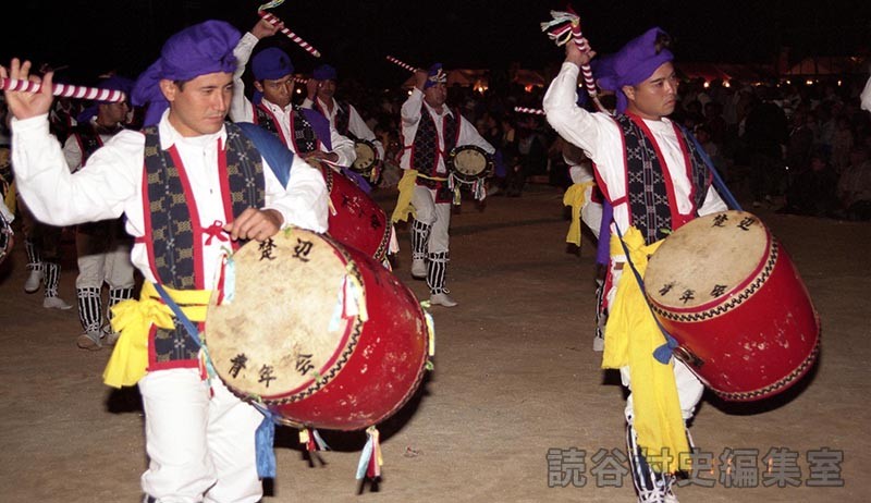 赤犬子入場　楚辺区（赤犬子琉球古典音楽大演奏会）