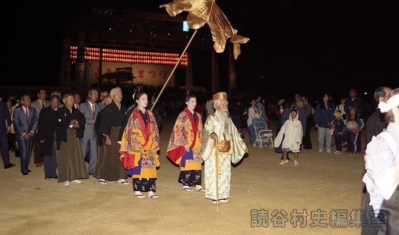 赤犬子退場　楚辺区（赤犬子琉球古典音楽大演奏会）