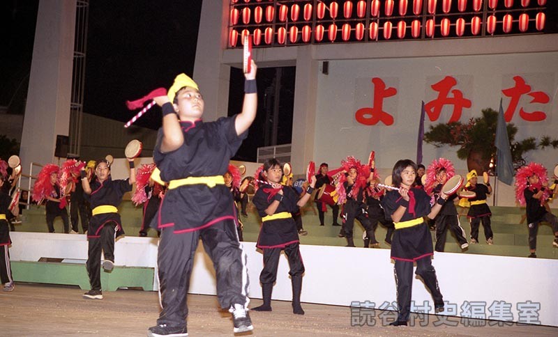 「宴」白龍伝説　喜名小学校PTAパーランクー隊「白龍」（創作「進貢船」）