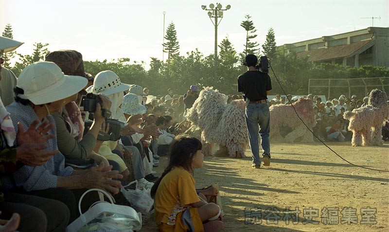 獅子舞　渡慶次獅子舞クラブ（受け継ごう読谷の心）