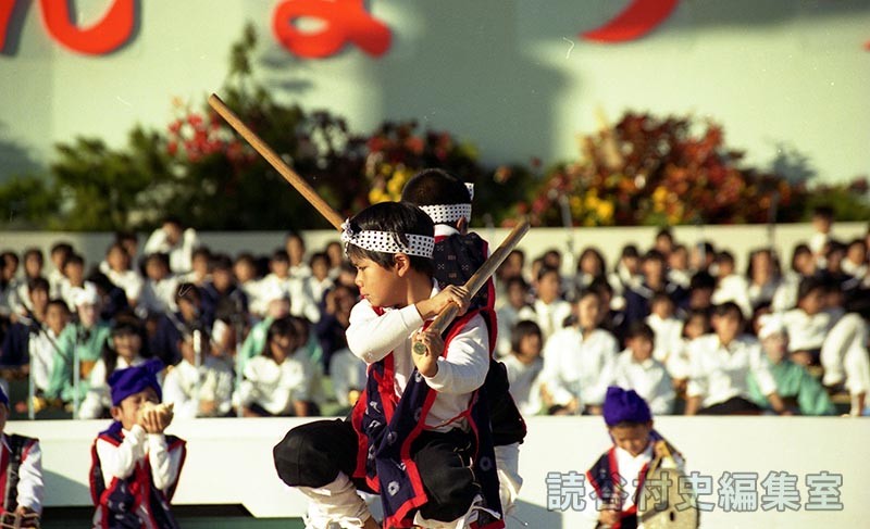 波平棒　波平子ども会（受け継ごう読谷の心）