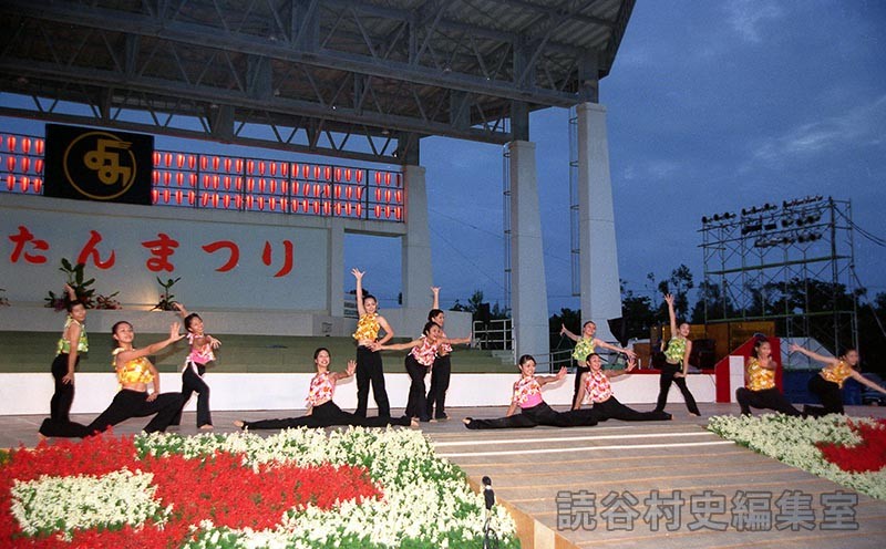 創作ダンス　読谷高校ダンス部