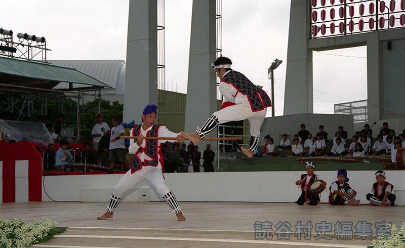 波平棒　波平子ども会（受け継ごう読谷の心）