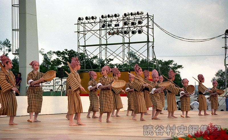 谷茶前　津波古アキ琉舞研究所（受け継ごう読谷の心）