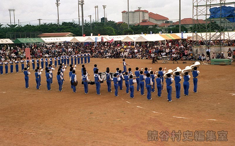 マーチング　古堅中学校吹奏楽部