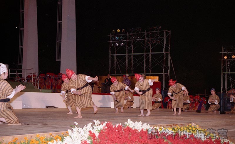 「宴」豊年　稲嶺末子琉舞道場（創作「進貢船」）