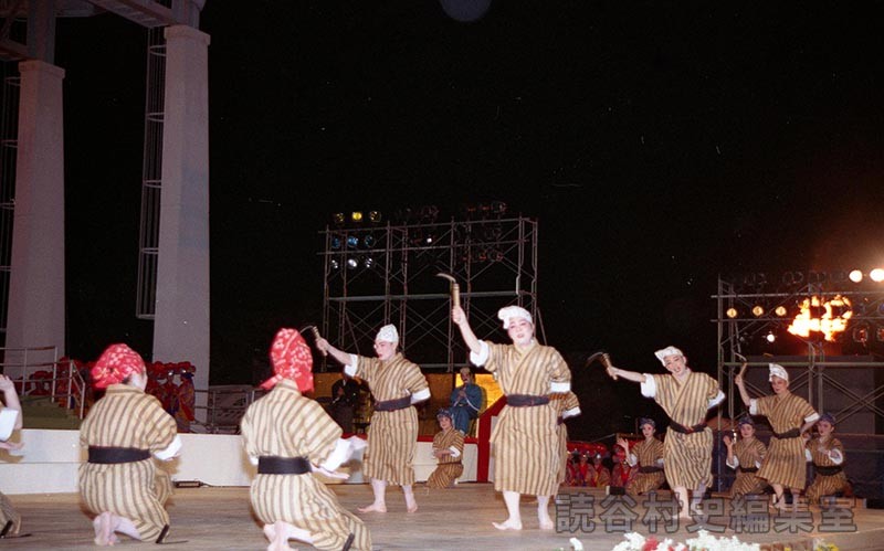 「宴」豊年　稲嶺末子琉舞道場（創作「進貢船」）