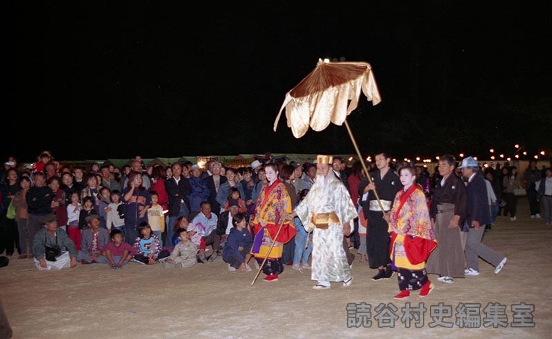 赤犬子入場　楚辺区（赤犬子琉球古典音楽大演奏会）