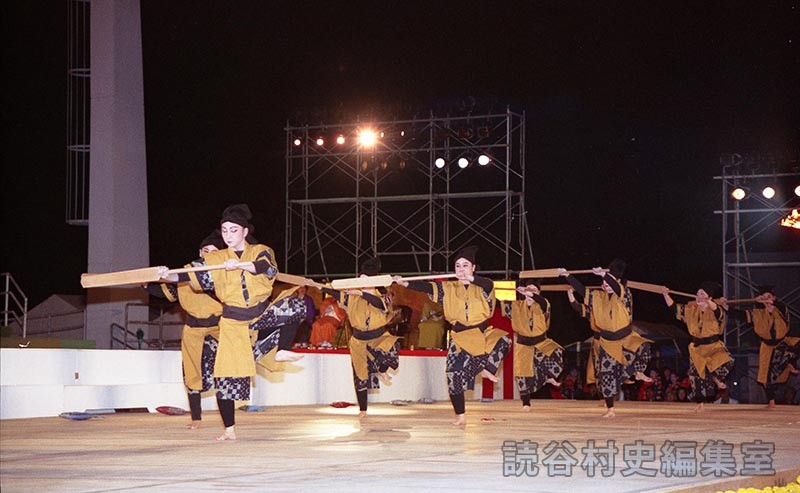 「宴」サバニ　稲嶺末子琉舞道場（創作「進貢船」）