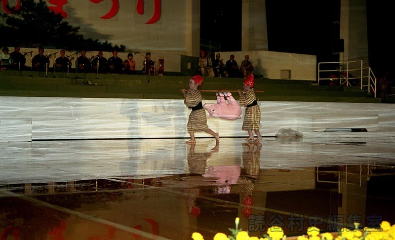 「宴」豊年　津覇澄子琉舞練場（創作「進貢船」）