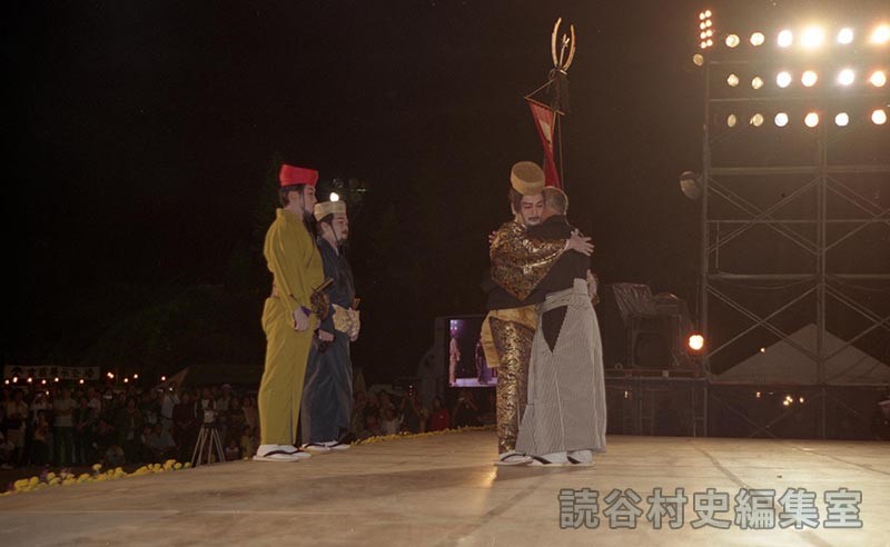 「迎」泰期一行　商工会青年部（創作「進貢船」）