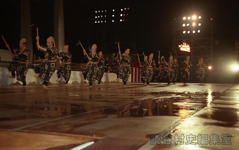 「宴」ゆがふ黄金畑　稲嶺末子琉舞道場（創作「進貢船」）