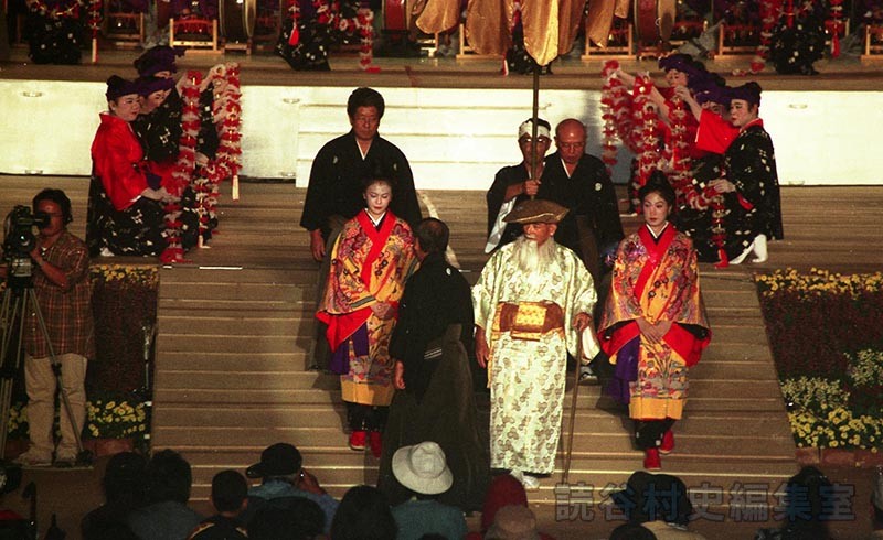 赤犬子退場　楚辺区（赤犬子琉球古典音楽大演奏会）