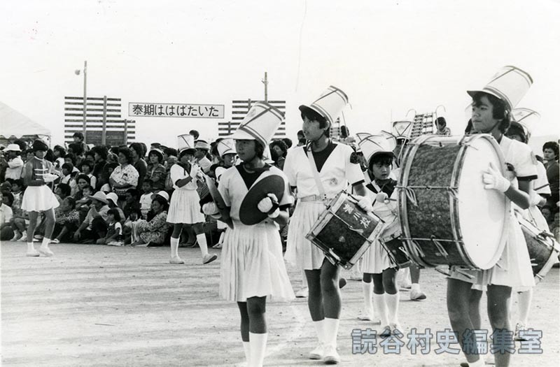 鼓笛隊演奏　渡慶次小学校