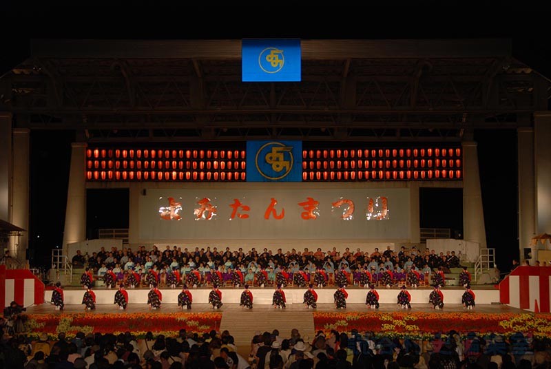 座直しの演奏（赤犬子琉球古典音楽大演奏会）