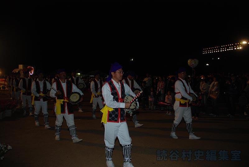 赤犬子退場　楚辺区（赤犬子琉球古典音楽大演奏会）