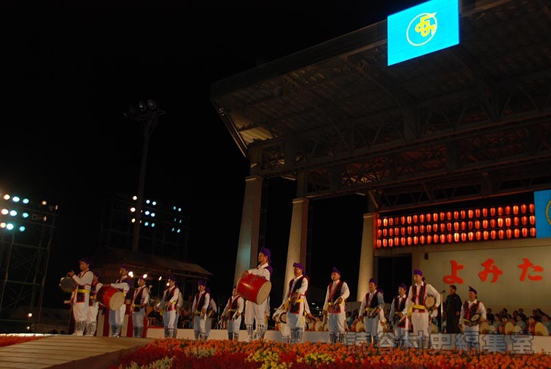 赤犬子入場　楚辺区（赤犬子琉球古典音楽大演奏会）