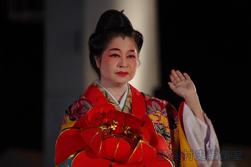 「宴」仲里節　津波古アキ琉舞研究所（創作「進貢船」）