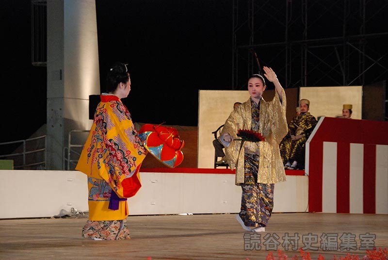 「宴」仲里節　津波古アキ琉舞研究所（創作「進貢船」）