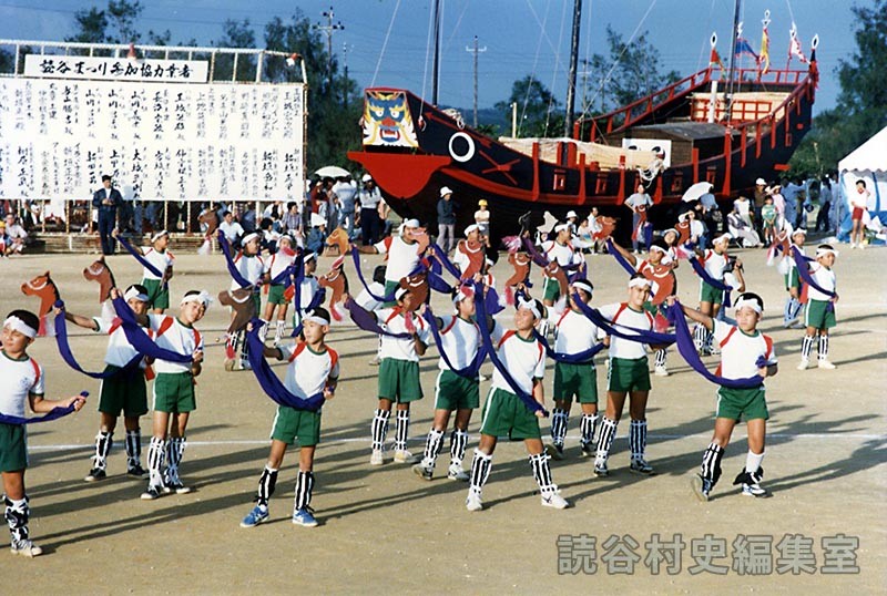 集団演技　村内小学生